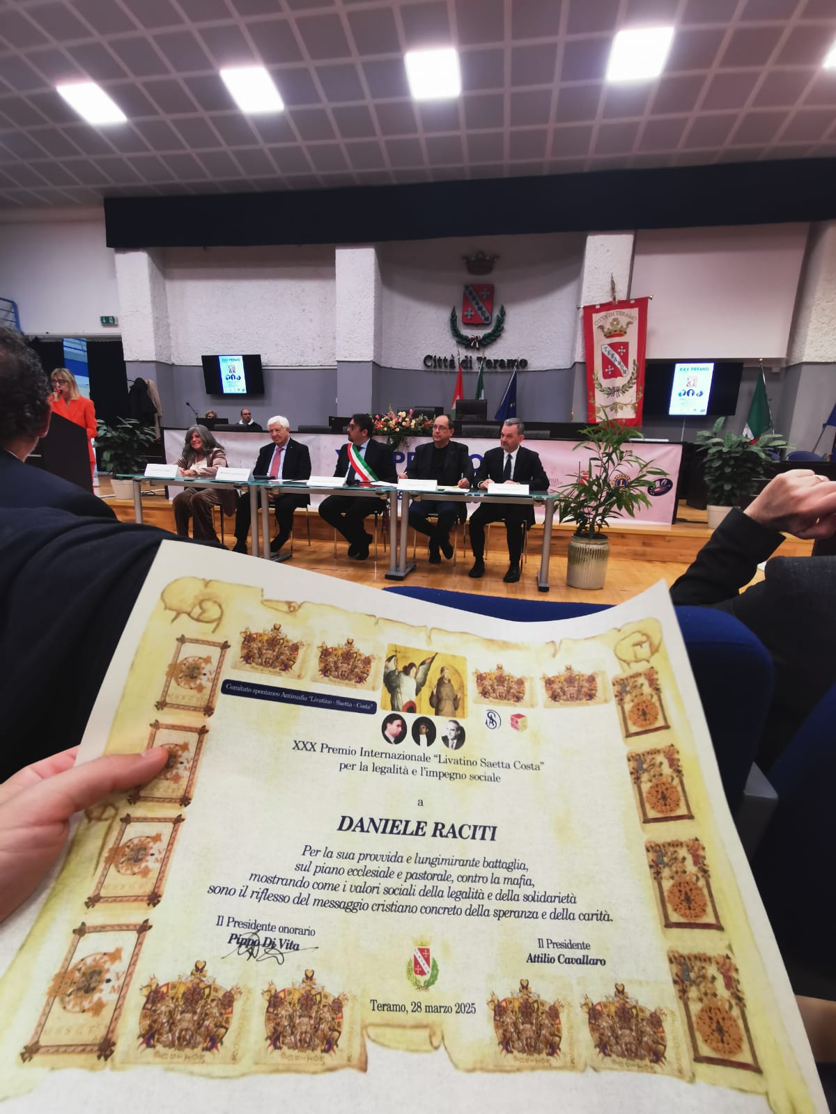 SOCIETA' / Il premio Legalità a don Daniele Raciti - Diocesi di Acireale